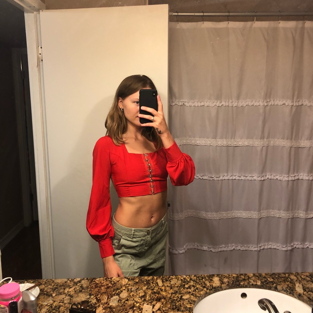 Long sleeve crop